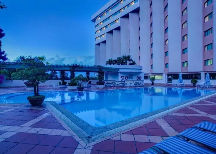 Plaza Hạ Long