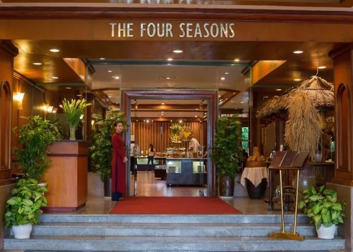 Plaza Hotel Hạ Long