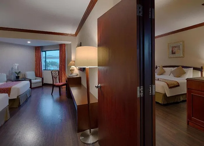 Hotel Plaza 4*