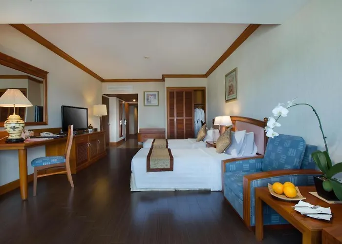 Plaza 4* Hạ Long