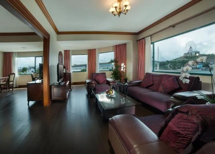 Plaza 4* Hạ Long
