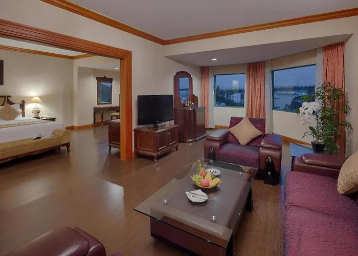 Plaza Hotel Hạ Long